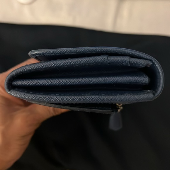 Parada Saffiano lock leather flap wallet with chain card - Picture 9 of 16